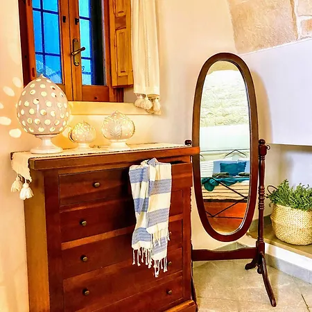 Trulli And Pool - I Cactus *