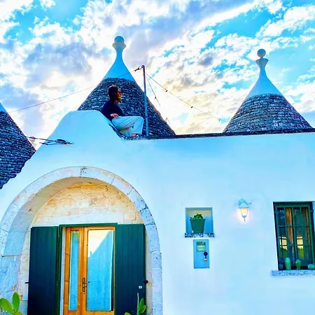 Trulli And Pool - I Cactus Martina Franca