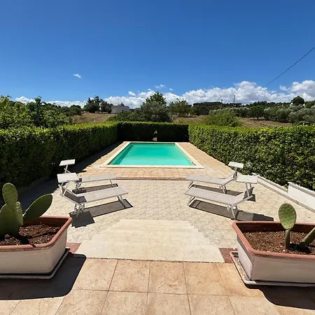 Trulli And Pool - I Cactus 別荘