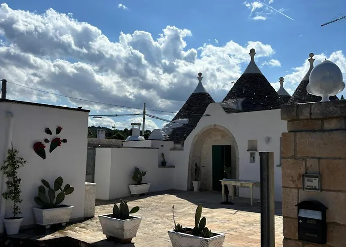 Trulli And Pool - I Cactus Vakantiehuis Martina Franca